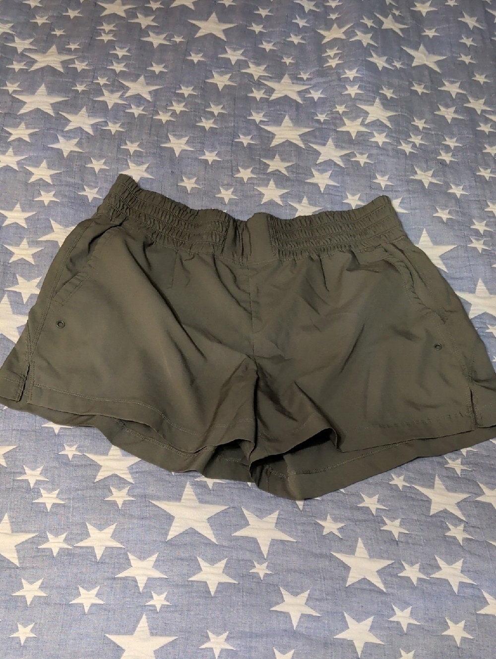 Old Navy Shorts Athletic Style Olive Green Large